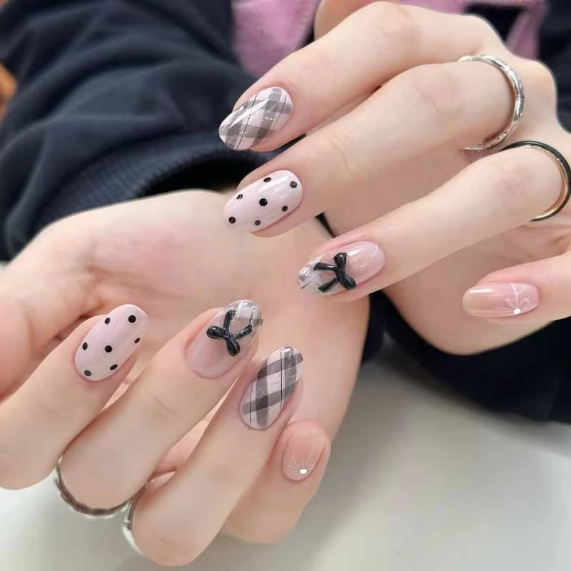 Nail Art Wedding - 24 قطعة أظافر صناعية لاصقة بتصميم