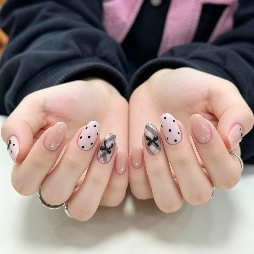 24 قطعة أظافر صناعية لاصقة بتص - مراجعة Nail Art Wedding وسعره