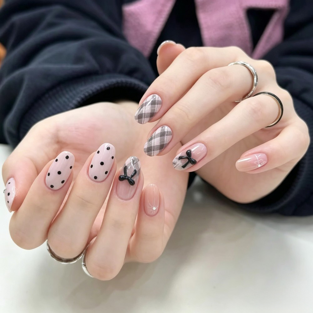 24 قطعة أظافر صناعية لاصقة بتص - مراجعة Nail Art Wedding وسعره