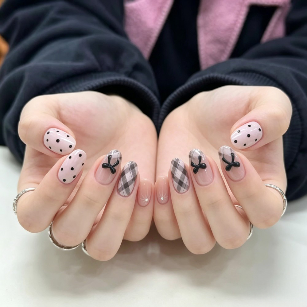 24 قطعة أظافر صناعية لاصقة بتص - مراجعة Nail Art Wedding وسعره