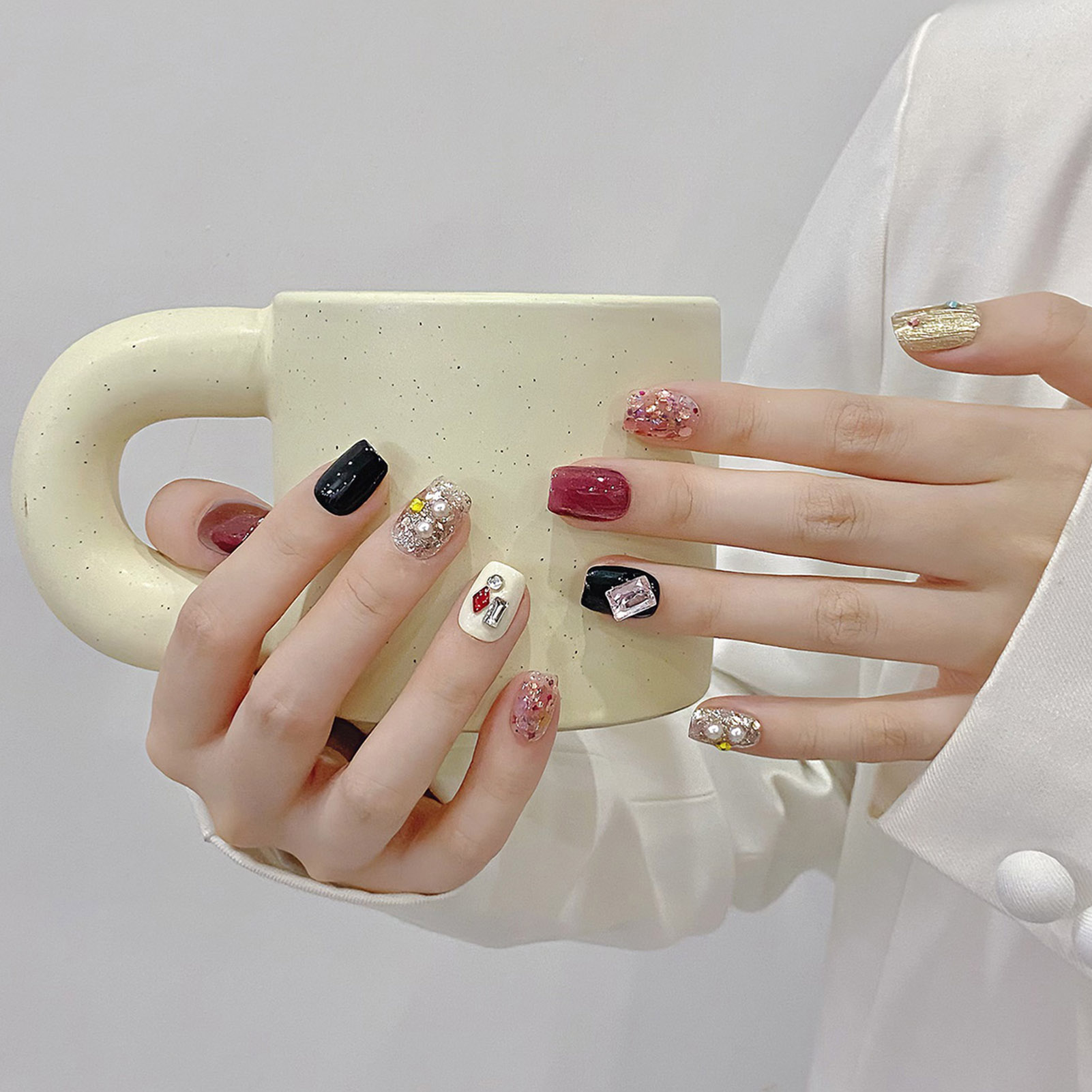 أظافر بالضغط مصنوعة يدويًا ، ت - مراجعة Nail Art Cat Eye وسعره